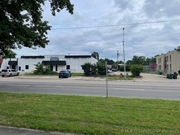 814 W Okmulgee Avenue , Muskogee, OK 74401
