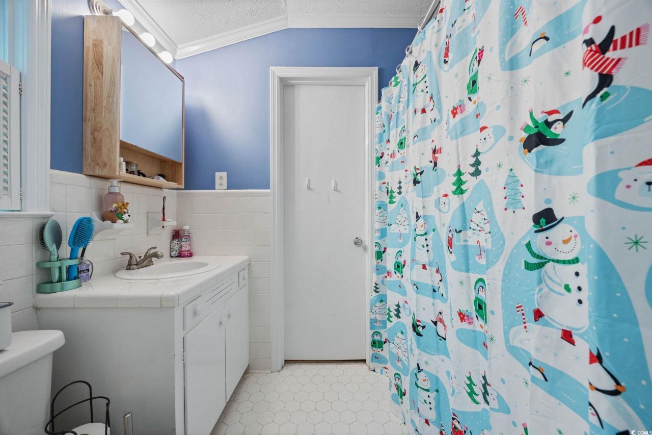 300 Crescent Dr. Photo 12