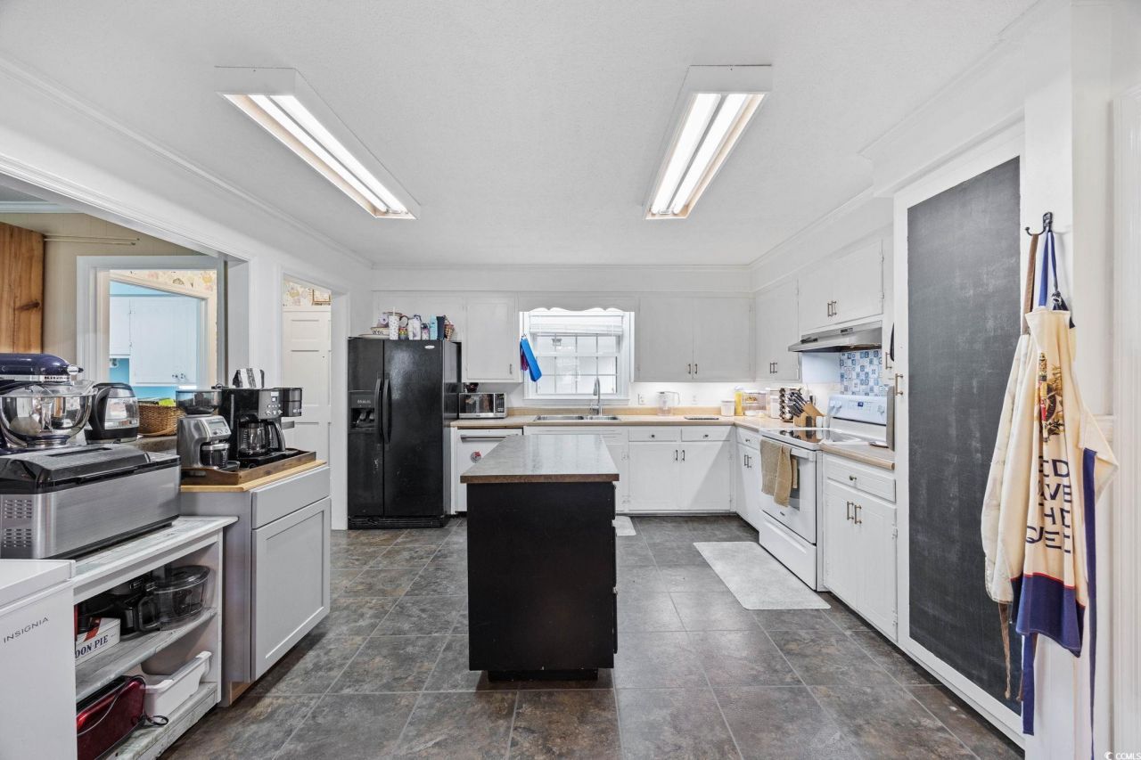 300 Crescent Dr. Photo 13