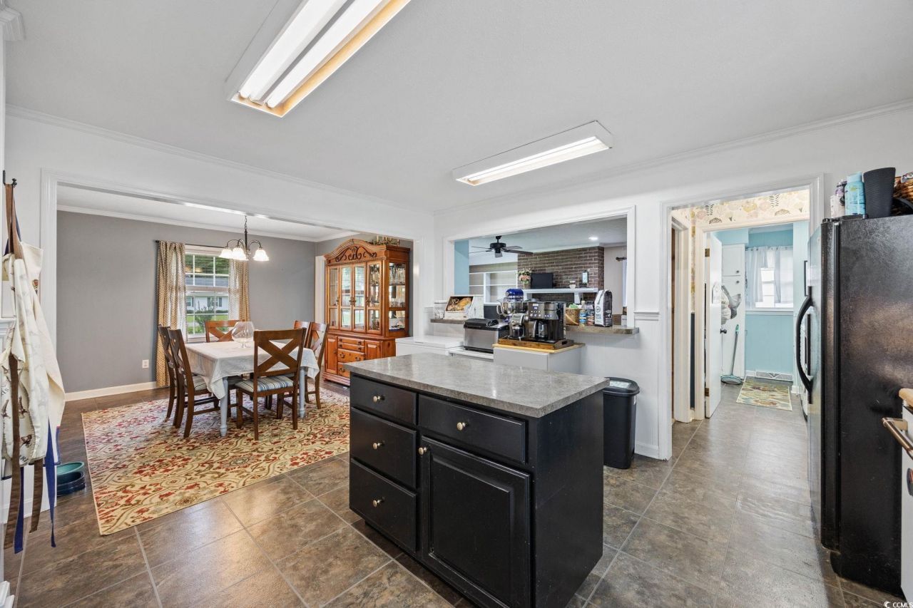 300 Crescent Dr. Photo 16