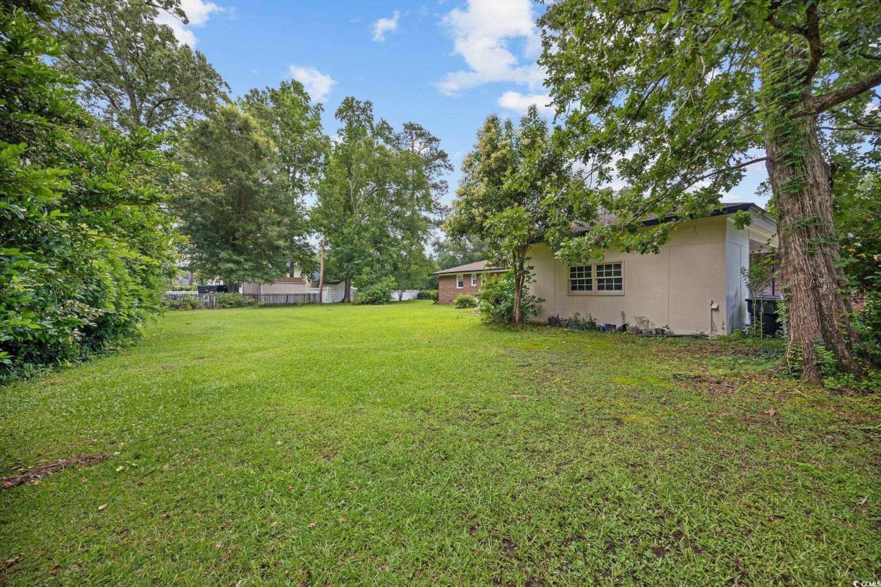 300 Crescent Dr. Photo 18