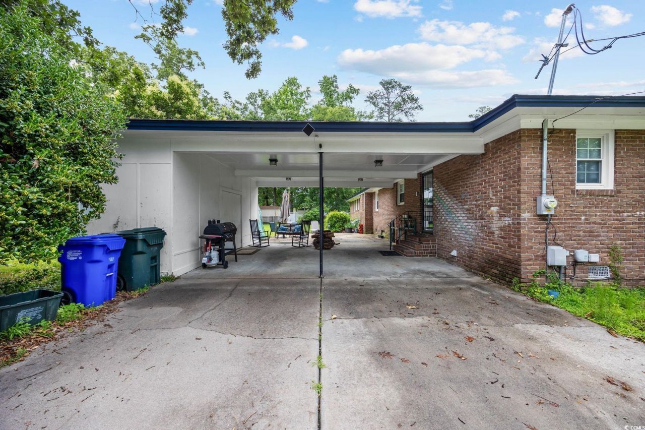 300 Crescent Dr. Photo 19