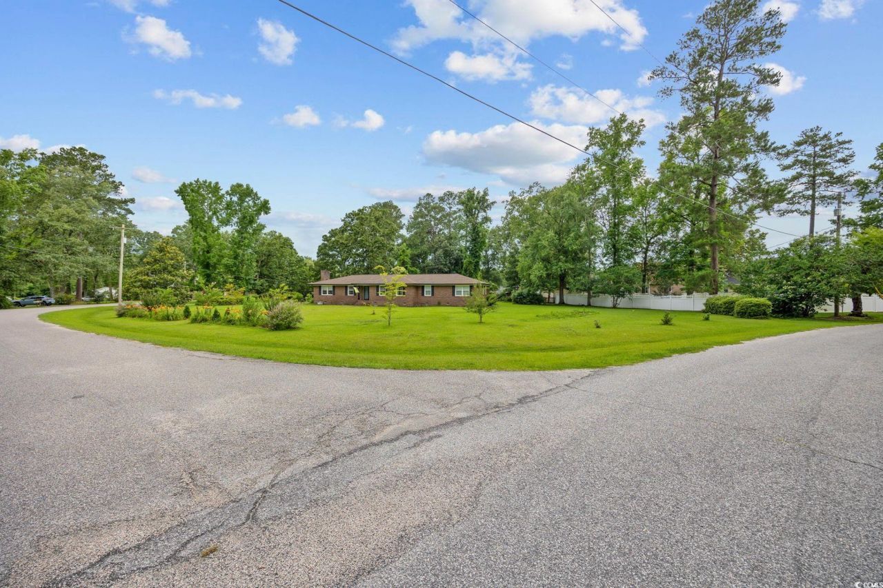 300 Crescent Dr. Photo 27