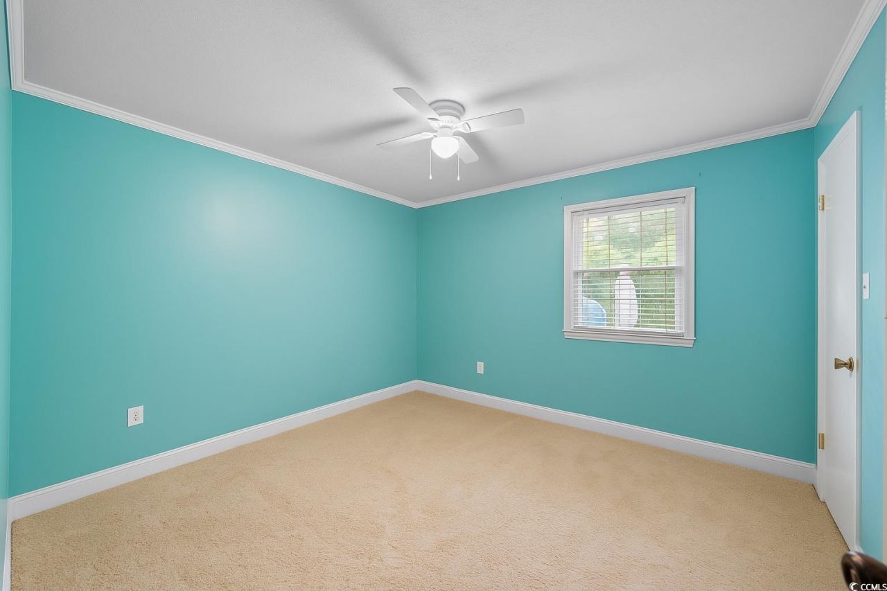 300 Crescent Dr. Photo 4