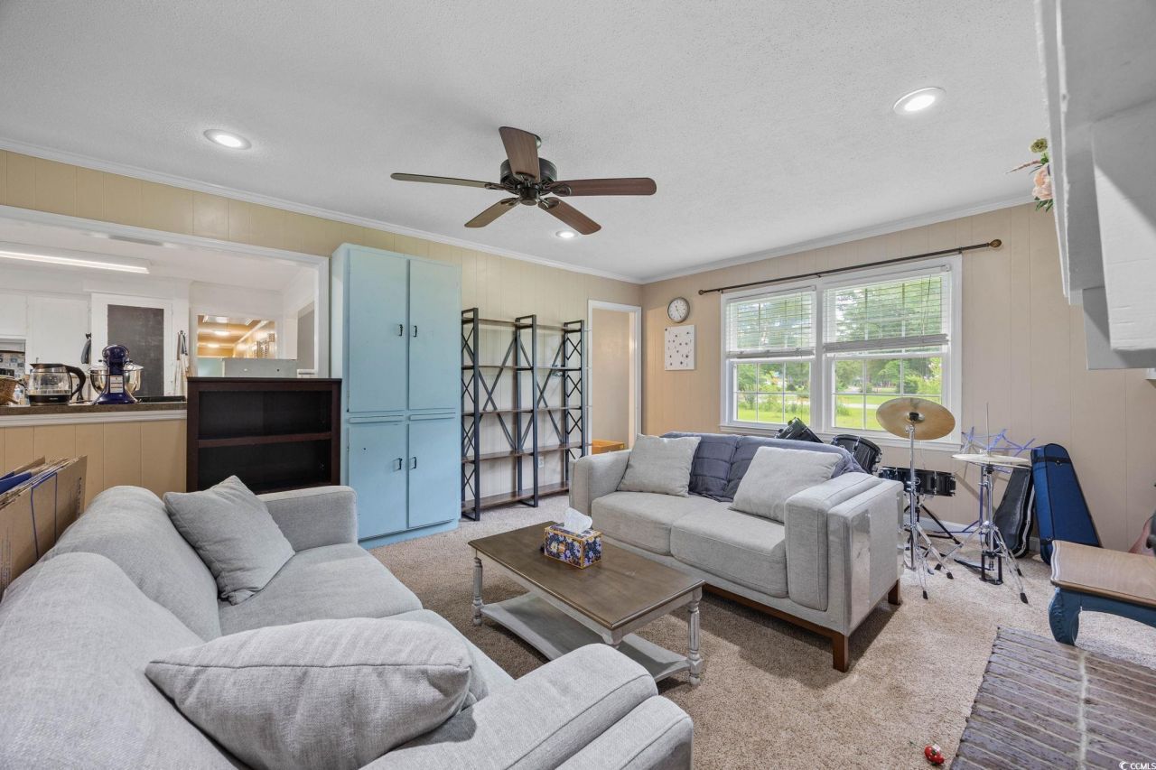 300 Crescent Dr. Photo 5