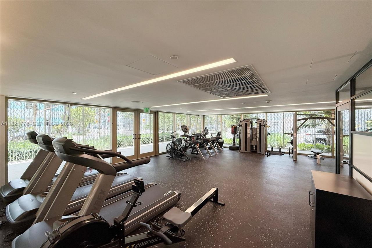 300 Collins Ave, Unit 3D, Miami Beach, FL 33139 Photo