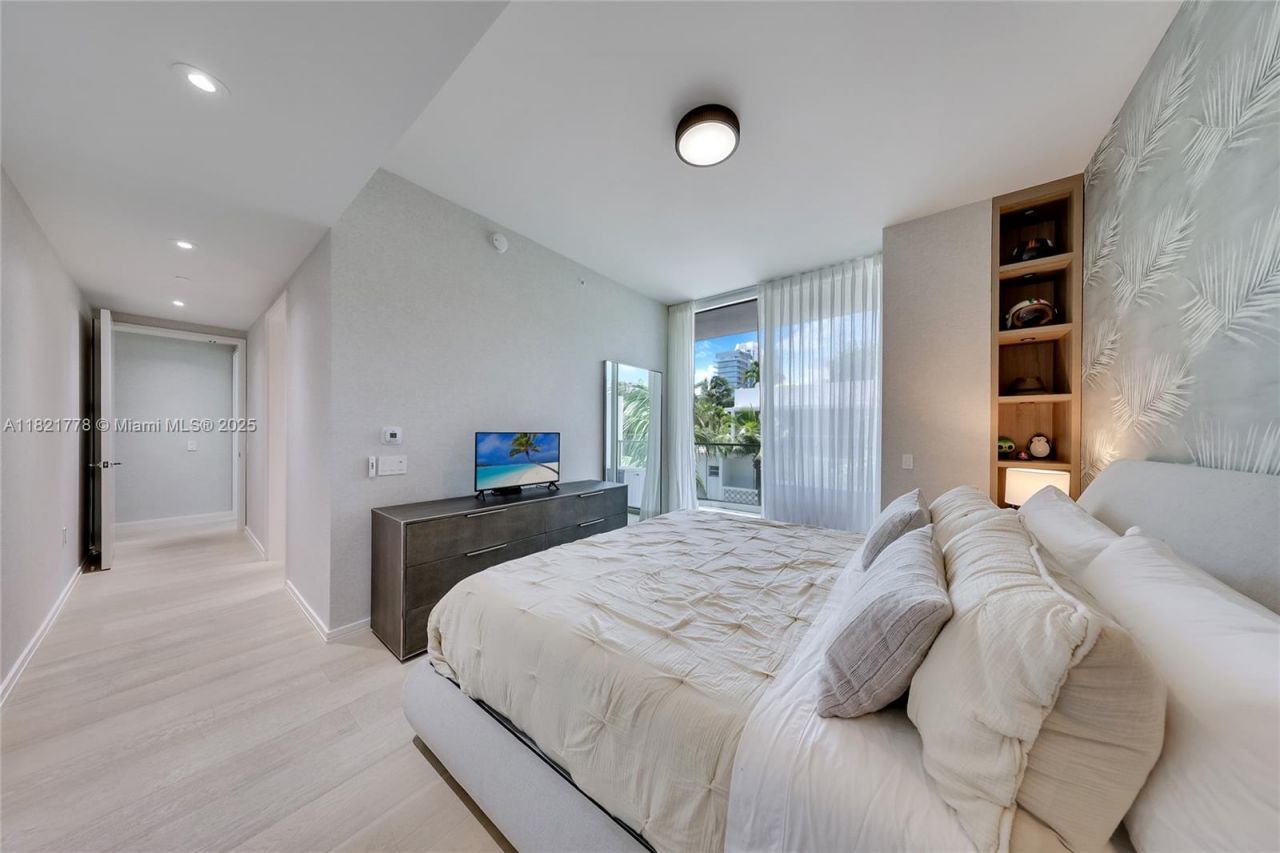 300 Collins Ave, Unit 3D, Miami Beach, FL 33139 Photo