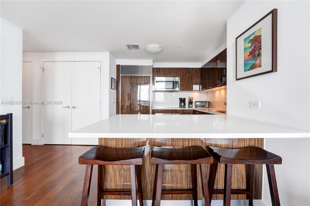 6899 Collins Ave, Unit 1409, Miami Beach, FL 33141 Photo