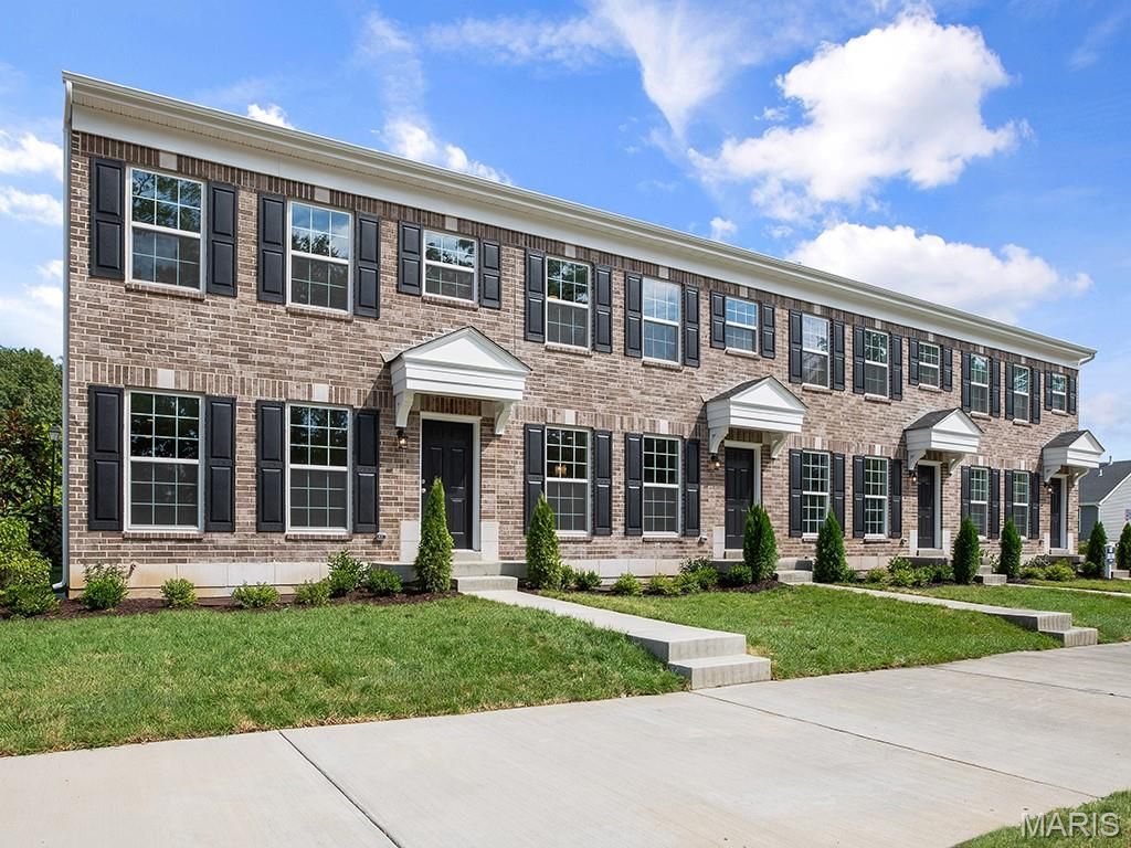 411 Sunset Hollow Drive, O Fallon, MO 63385 Main Photo