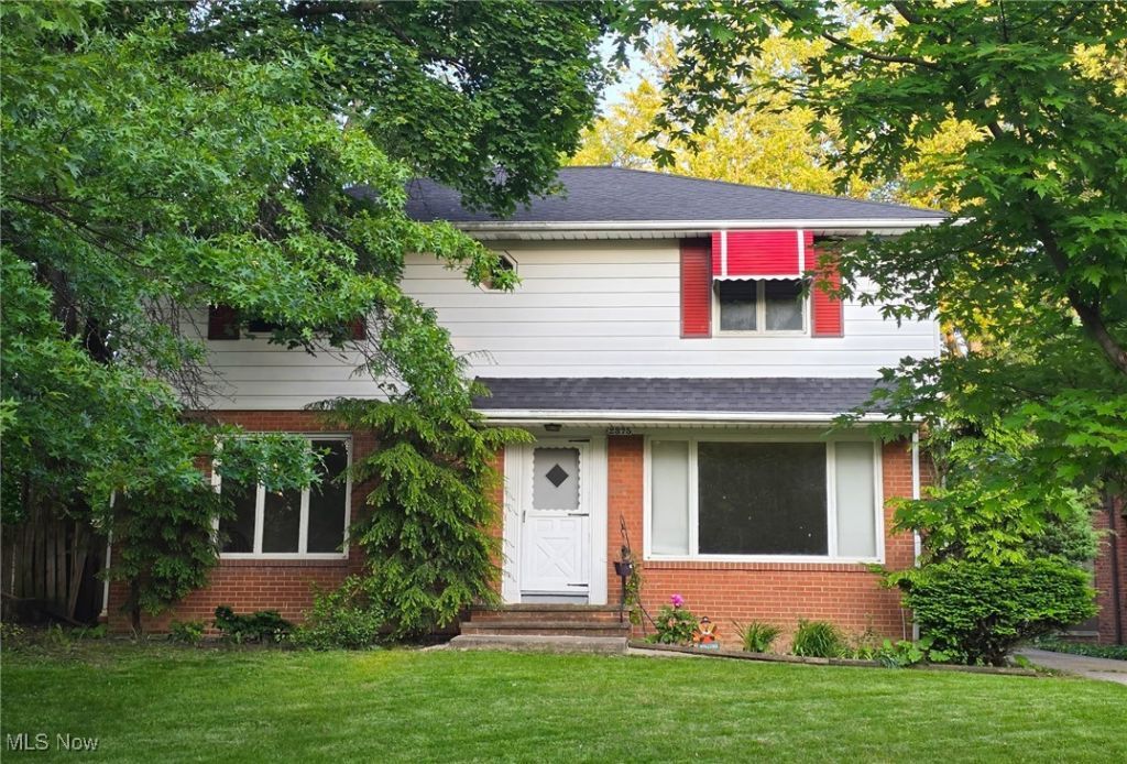 2375 Glendon Road, Cleveland, OH 44118 Main Photo
