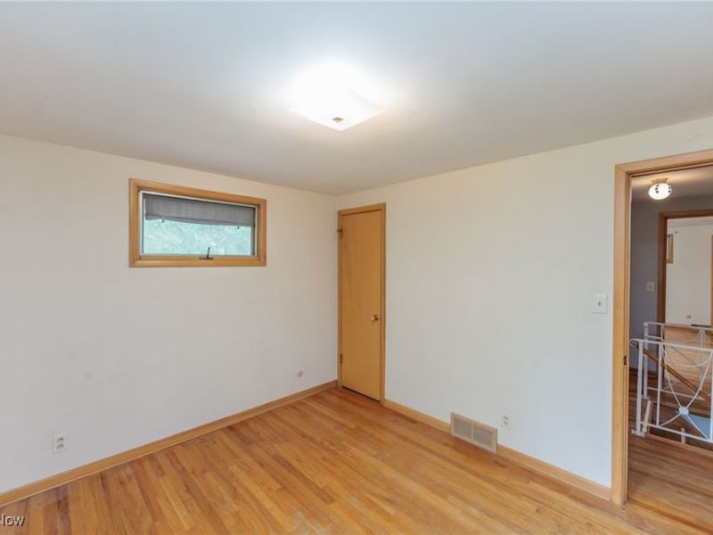 2375 Glendon Road, Cleveland, OH 44118 Photo 32