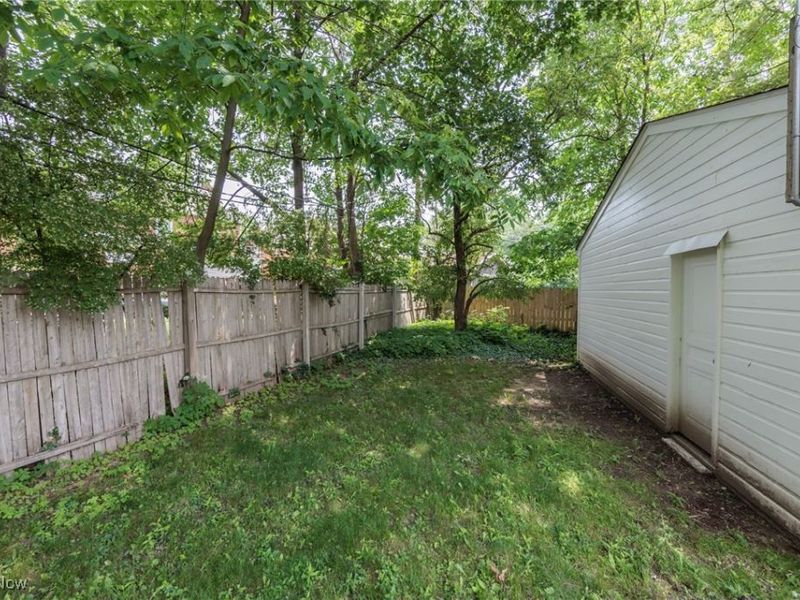 2375 Glendon Road, Cleveland, OH 44118 Photo 44