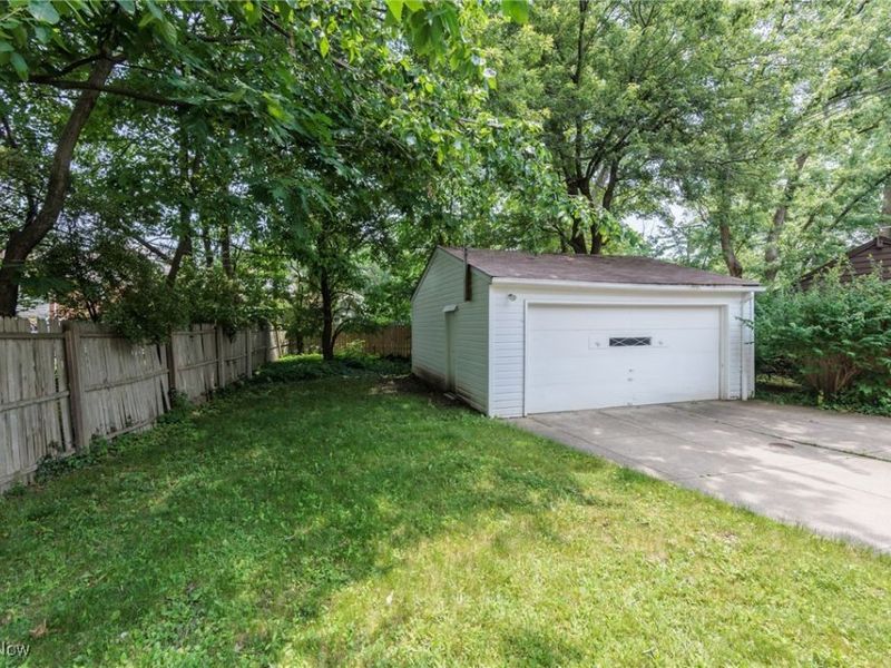 2375 Glendon Road, Cleveland, OH 44118 Photo 45