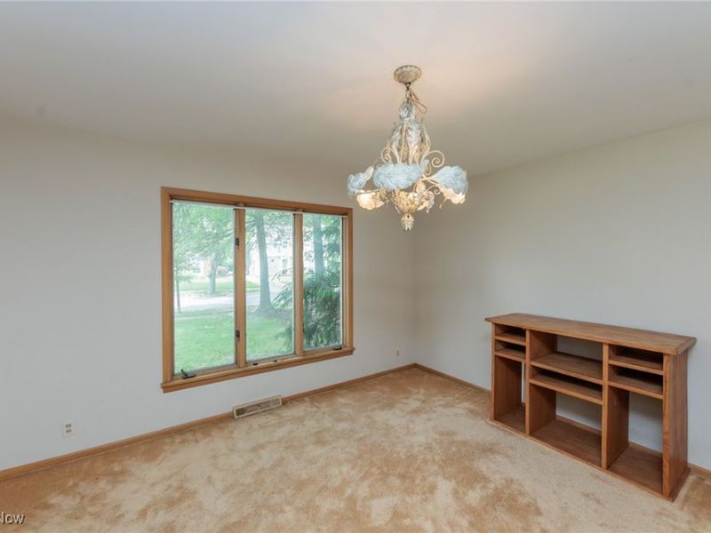 2375 Glendon Road, Cleveland, OH 44118 Photo 6