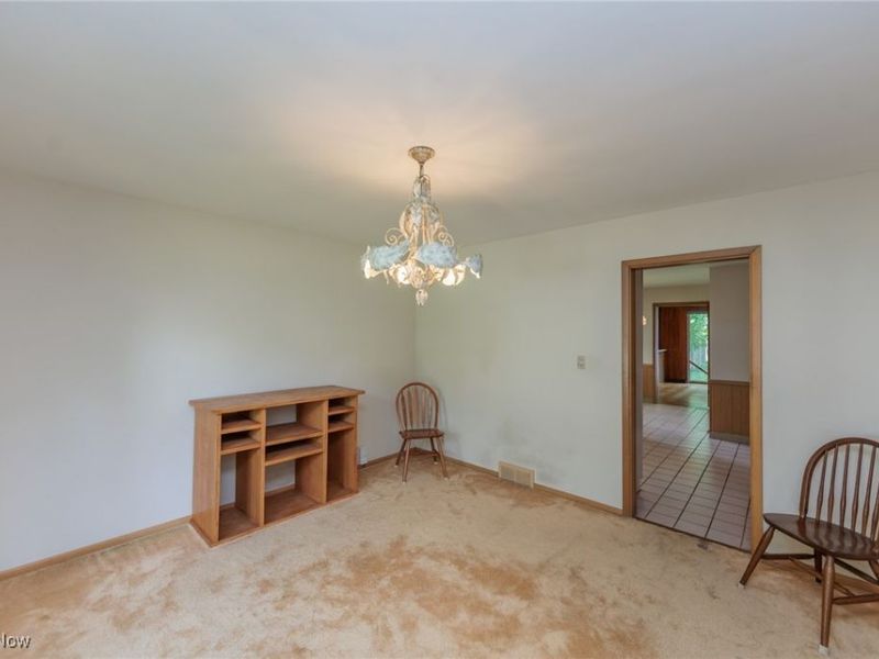 2375 Glendon Road, Cleveland, OH 44118 Photo 7