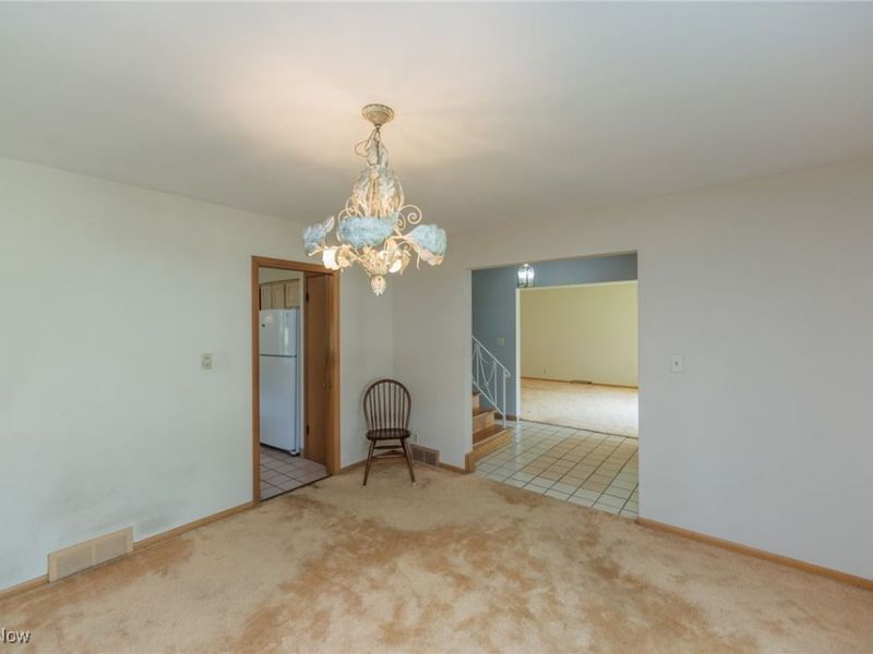 2375 Glendon Road, Cleveland, OH 44118 Photo 8