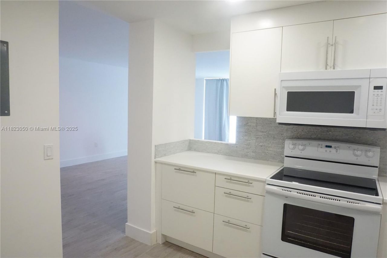 2851 NE 183rd St, Unit 1812E, Aventura, FL 33160 Photo