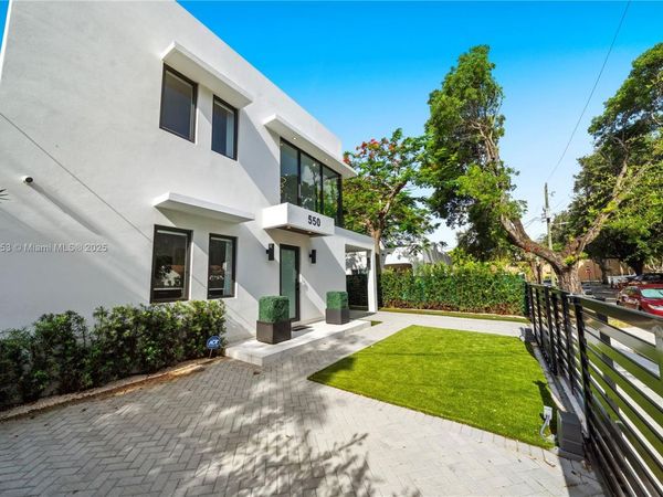 550 NW 42nd St, Miami, FL 33127