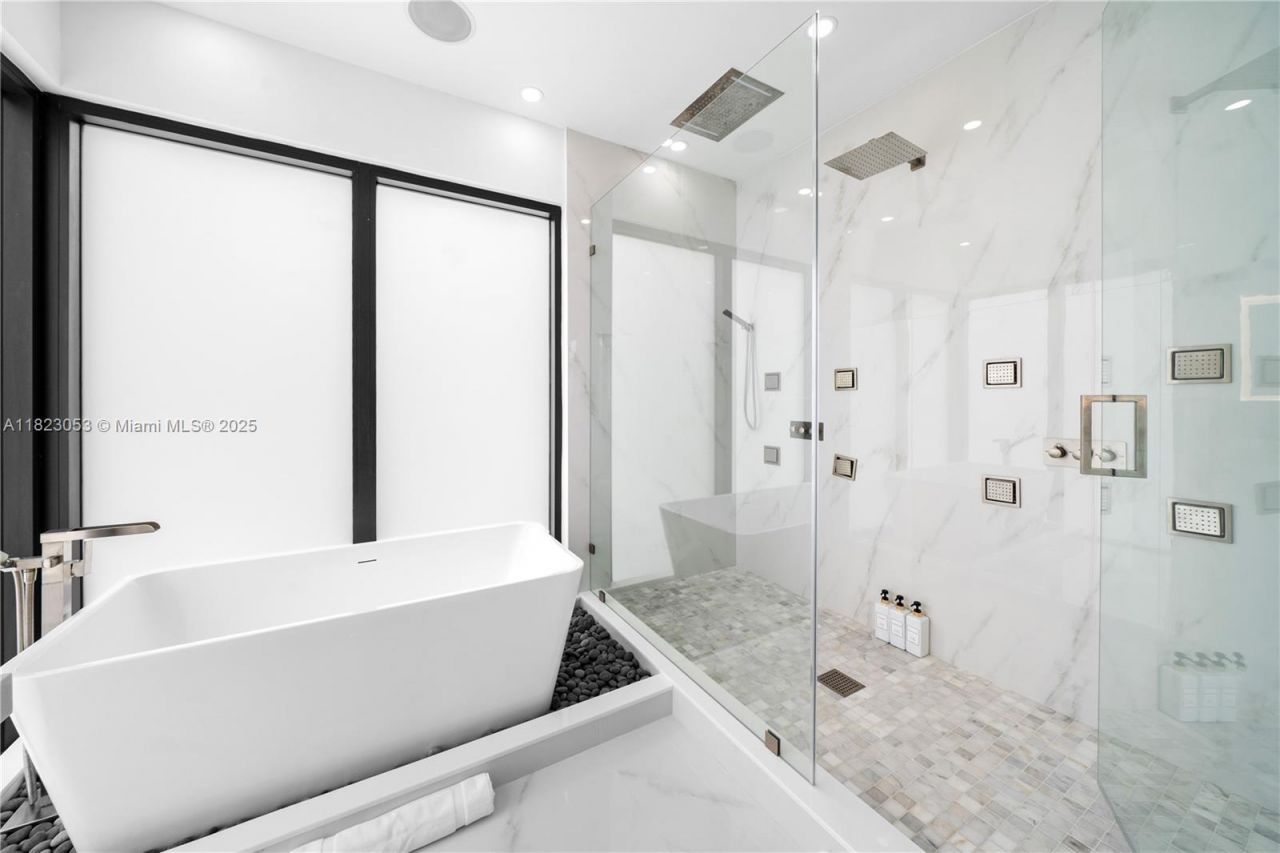 550 NW 42nd St, Miami, FL 33127 Photo