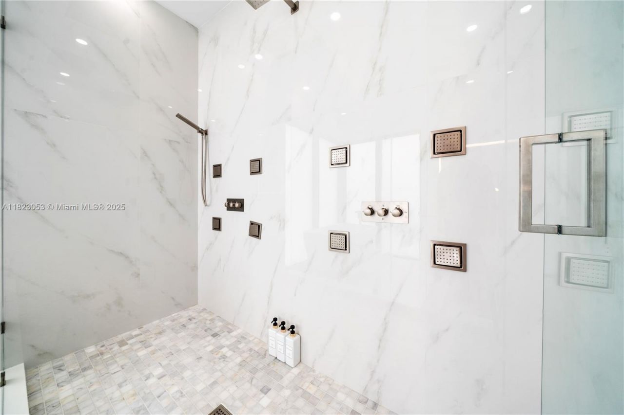 550 NW 42nd St, Miami, FL 33127 Photo