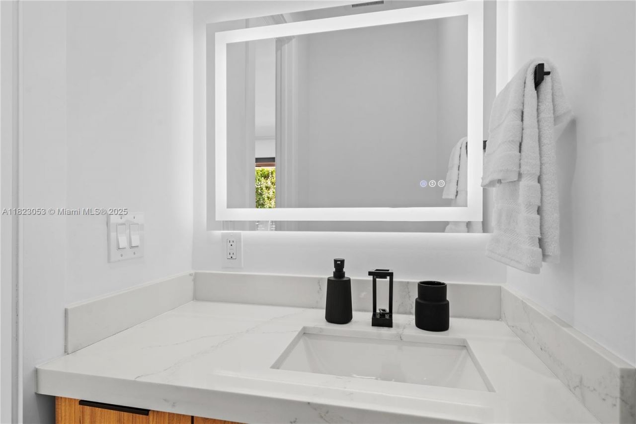 550 NW 42nd St, Miami, FL 33127 Photo