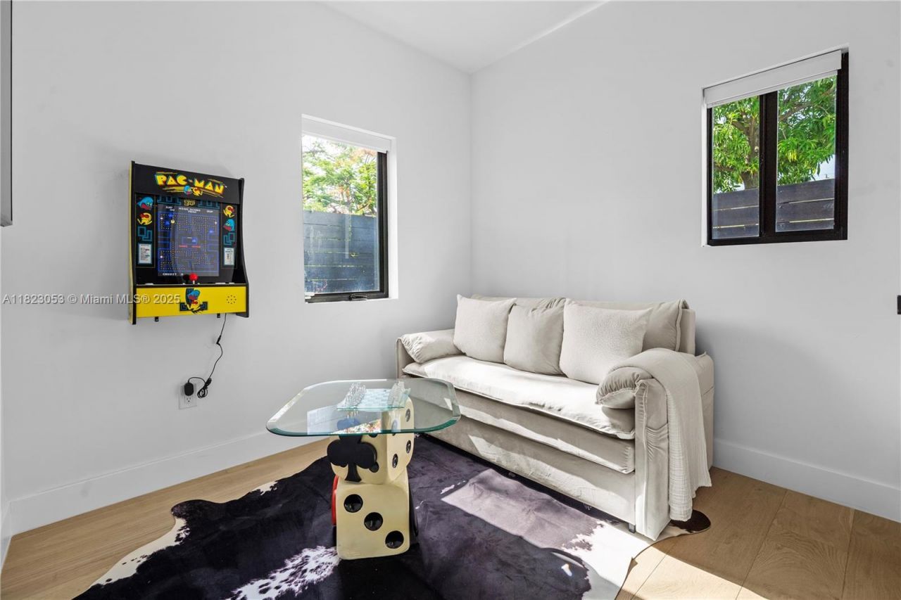 550 NW 42nd St, Miami, FL 33127 Photo