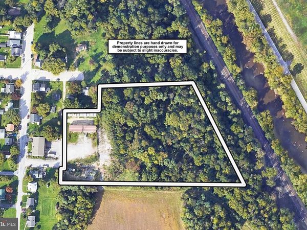 124, 126,128 and Rear FALLSVIEW AVENUE, YORK HAVEN, PA 17370