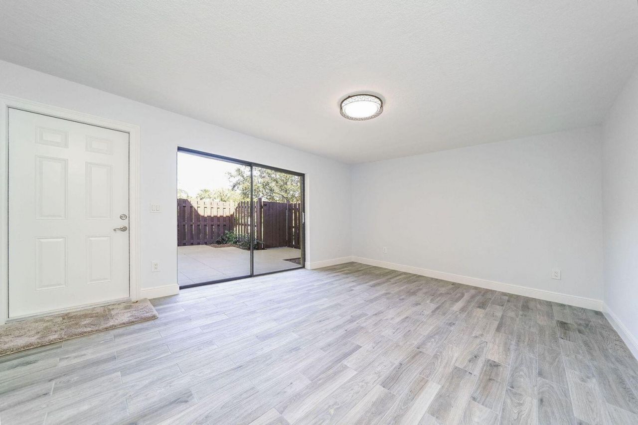 825 Center Street, Unit 32a, Jupiter, FL 33458 Photo