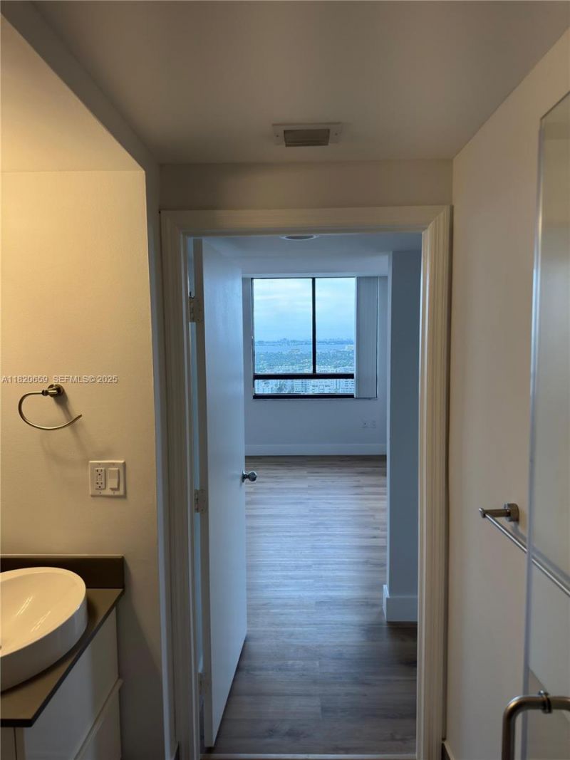 1330 West Ave, Unit 3007, Miami Beach, FL 33139 Photo