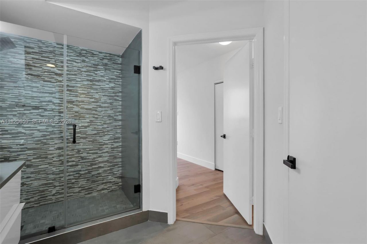 1330 West Ave, Unit 3007, Miami Beach, FL 33139 Photo