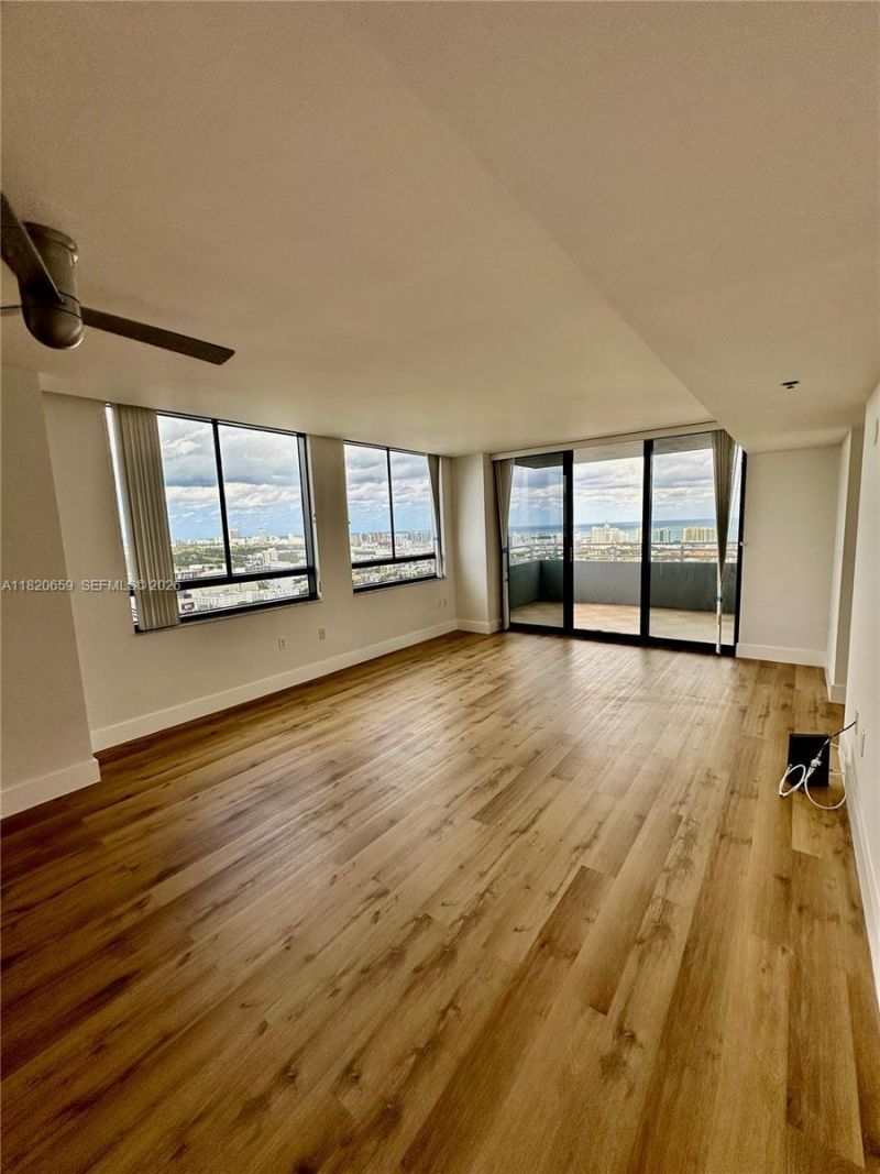 1330 West Ave, Unit 3007, Miami Beach, FL 33139 Photo