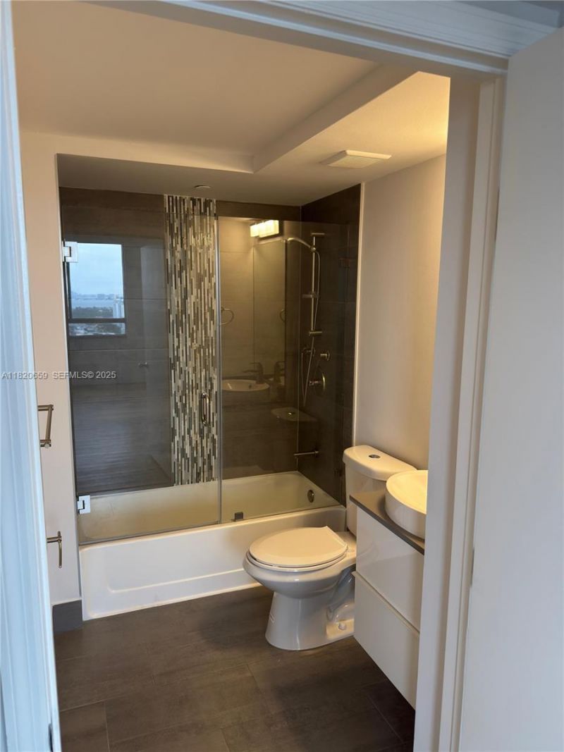 1330 West Ave, Unit 3007, Miami Beach, FL 33139 Photo