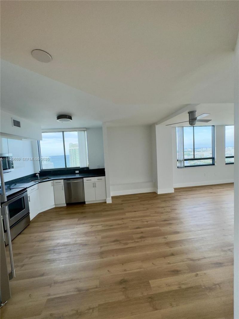 1330 West Ave, Unit 3007, Miami Beach, FL 33139 Photo