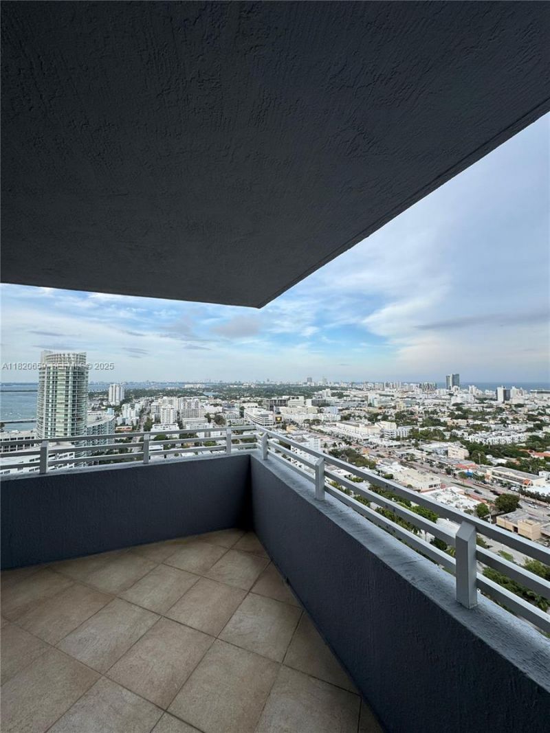 1330 West Ave, Unit 3007, Miami Beach, FL 33139 Photo