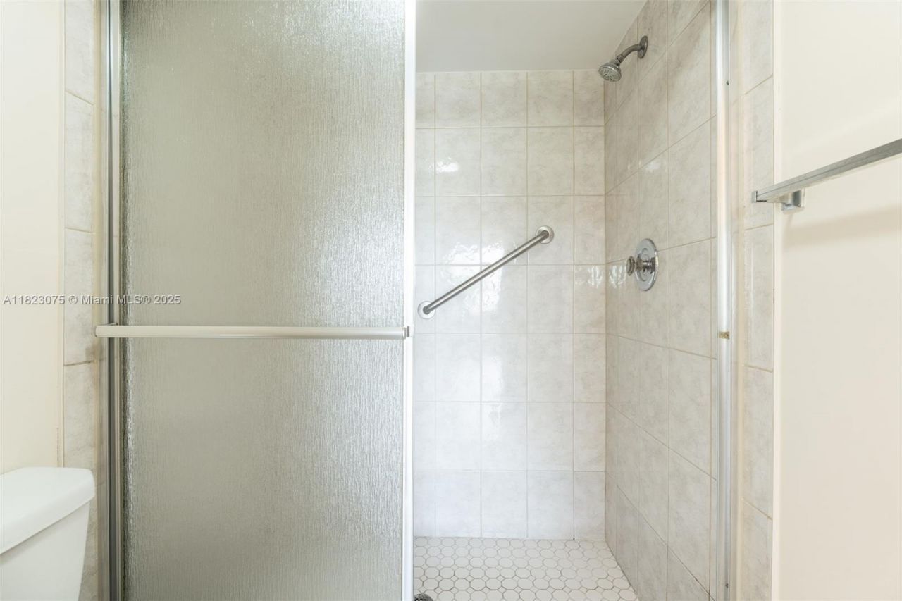 9455 N Belfort Cir, Unit 211, Tamarac, FL 33321 Photo