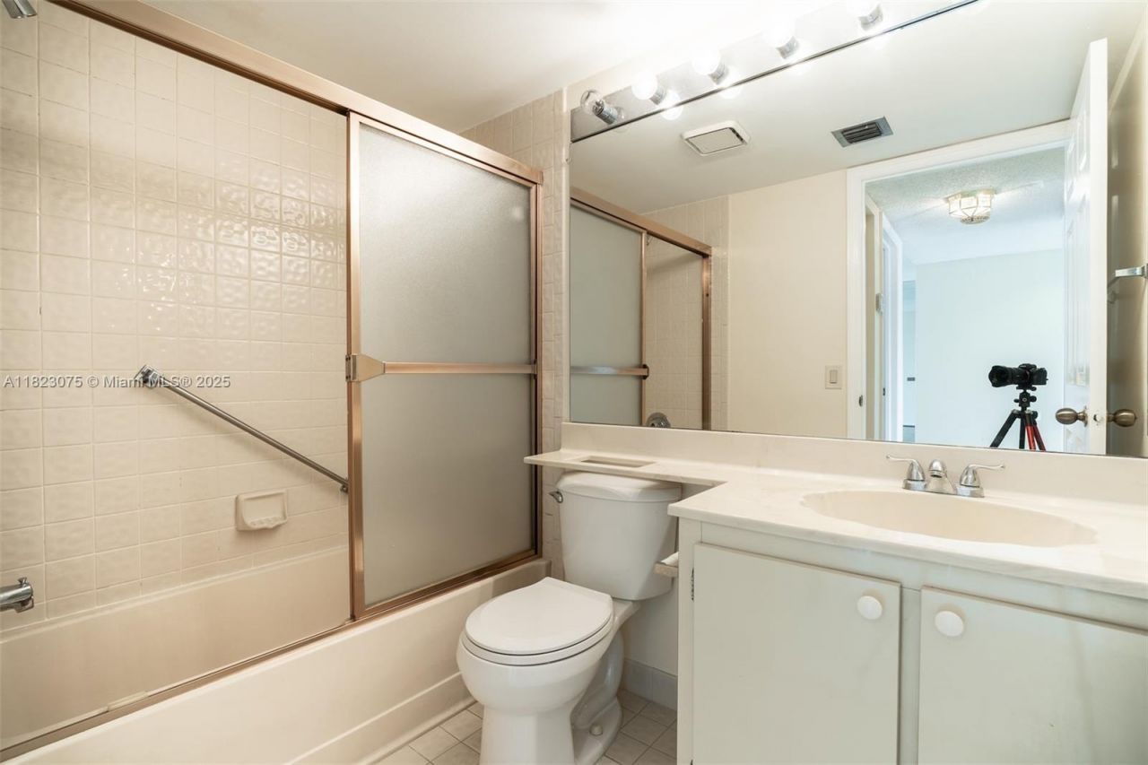 9455 N Belfort Cir, Unit 211, Tamarac, FL 33321 Photo