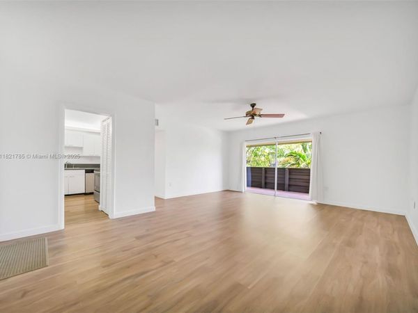 8335 SW 72nd Ave, Unit 315D, Miami, FL 33143