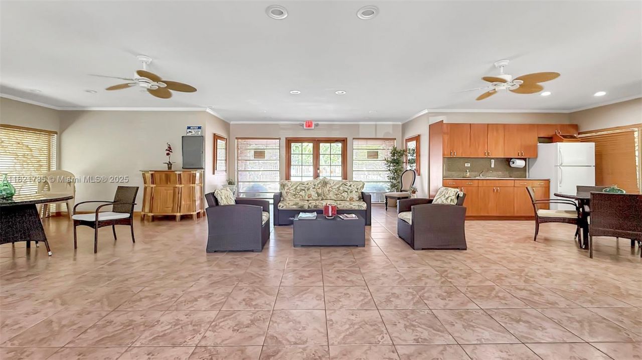 8335 SW 72nd Ave, Unit 315D, Miami, FL 33143 Photo