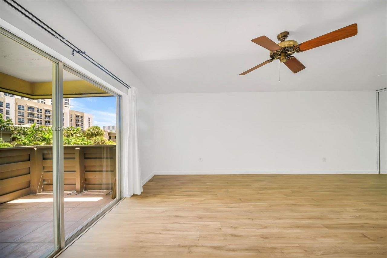 8335 SW 72nd Ave, Unit 315D, Miami, FL 33143 Photo