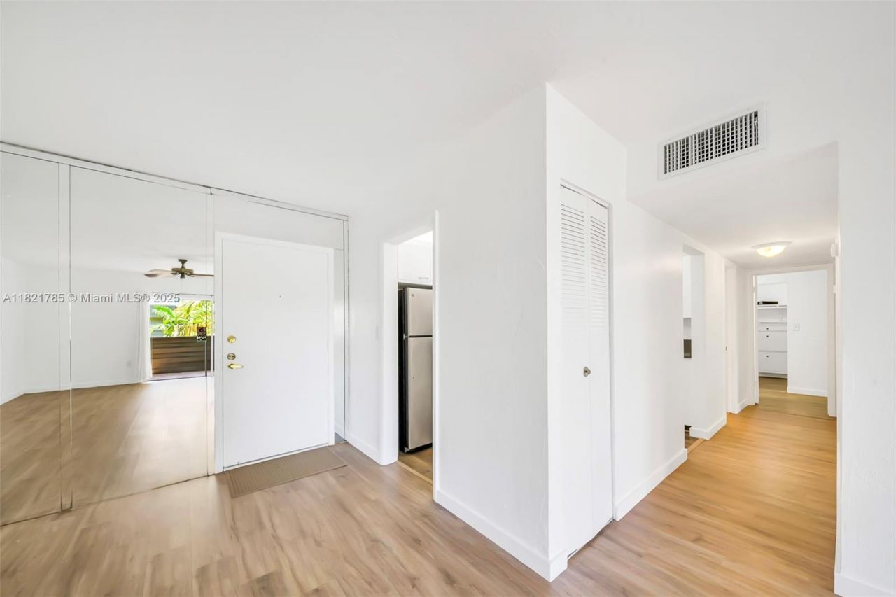 8335 SW 72nd Ave, Unit 315D, Miami, FL 33143 Photo