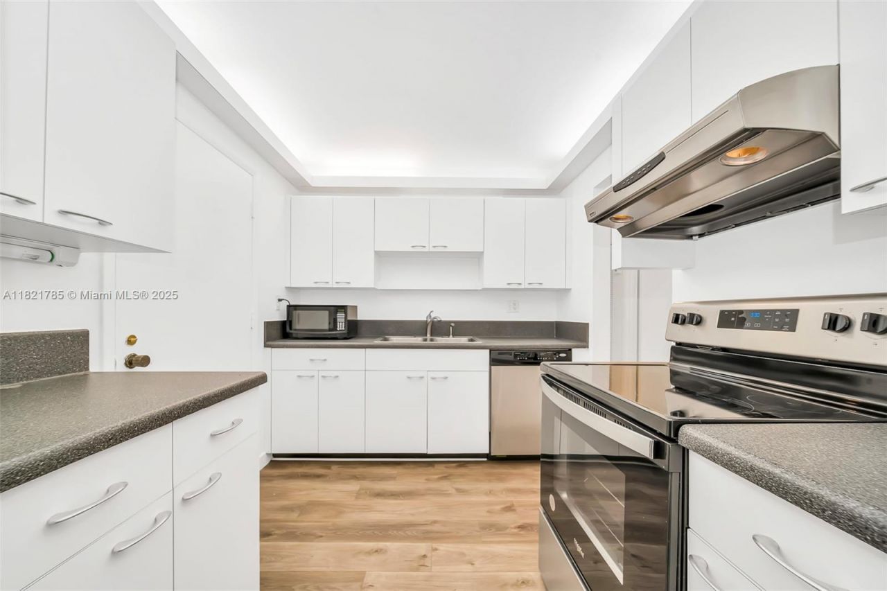 8335 SW 72nd Ave, Unit 315D, Miami, FL 33143 Photo