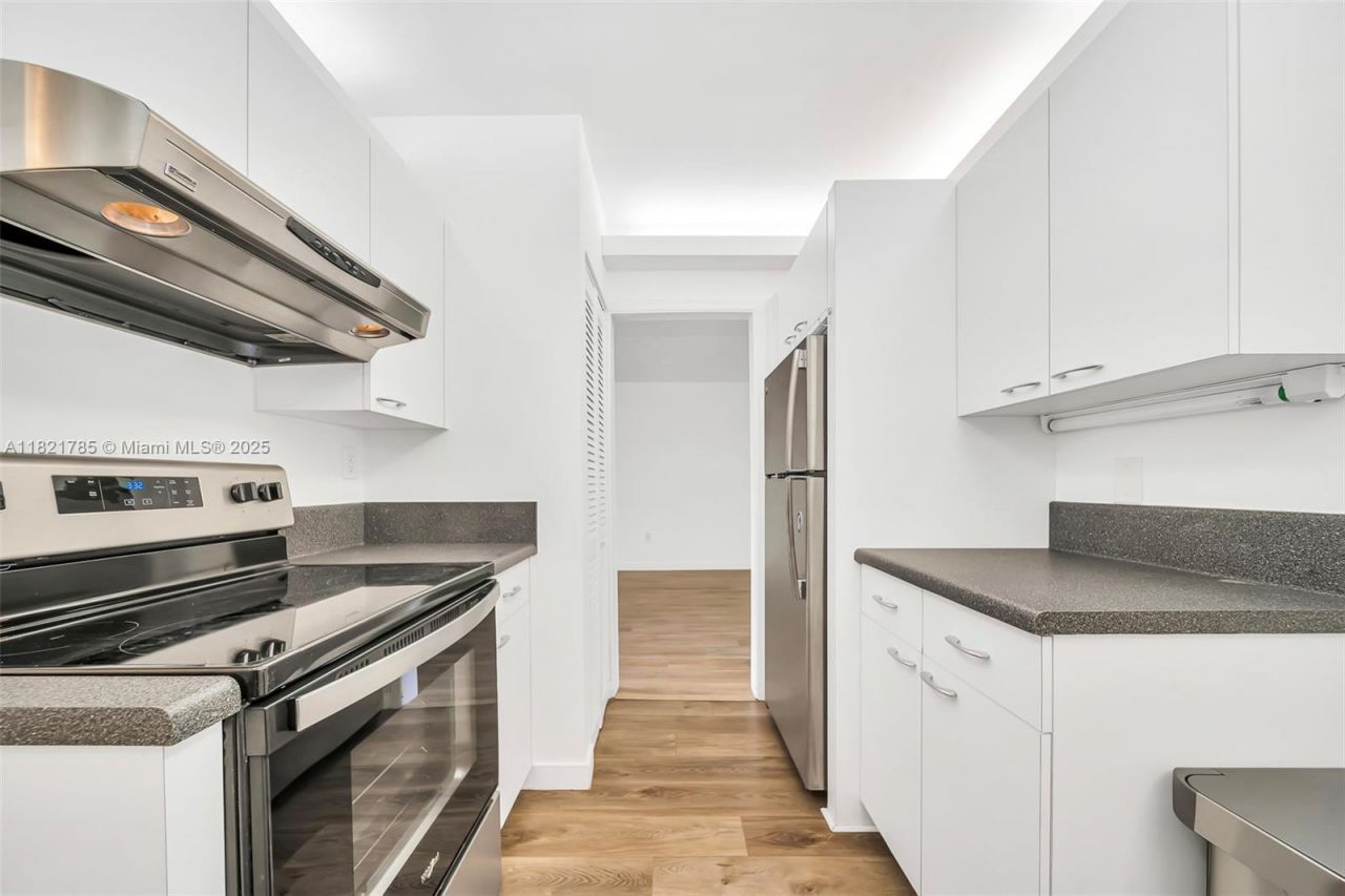 8335 SW 72nd Ave, Unit 315D, Miami, FL 33143 Photo