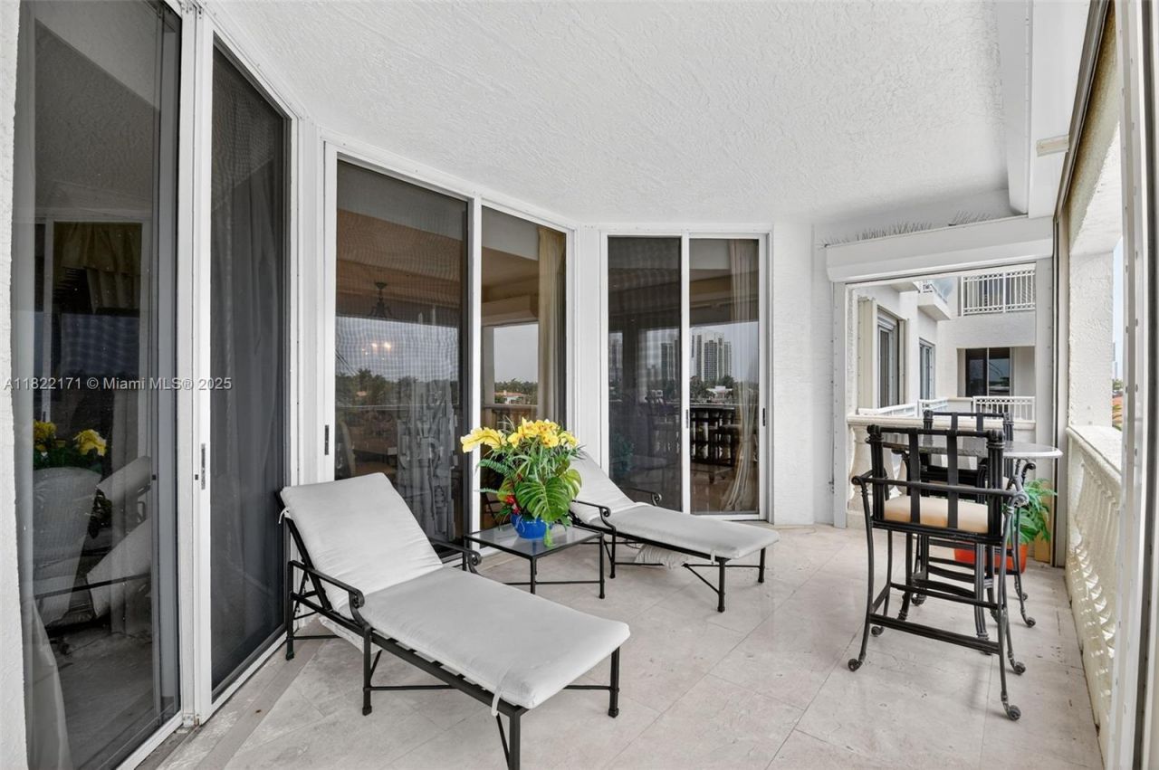 19925 NE 39th Pl, Unit 404, Aventura, FL 33180 Photo