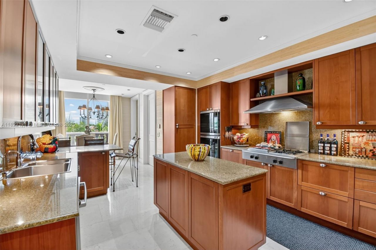 19925 NE 39th Pl, Unit 404, Aventura, FL 33180 Photo