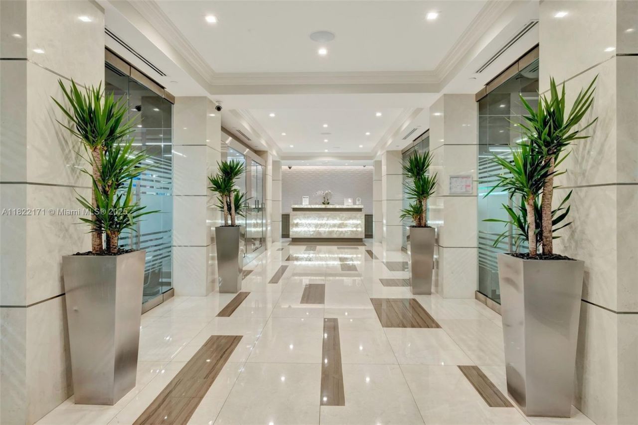 19925 NE 39th Pl, Unit 404, Aventura, FL 33180 Photo