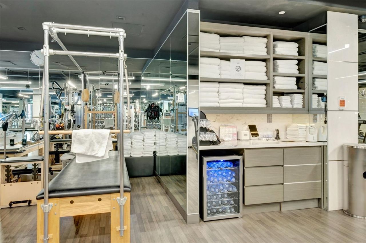 19925 NE 39th Pl, Unit 404, Aventura, FL 33180 Photo