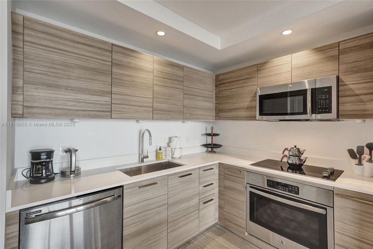 121 NE 34th St, Unit 2512, Miami, FL 33137 Photo