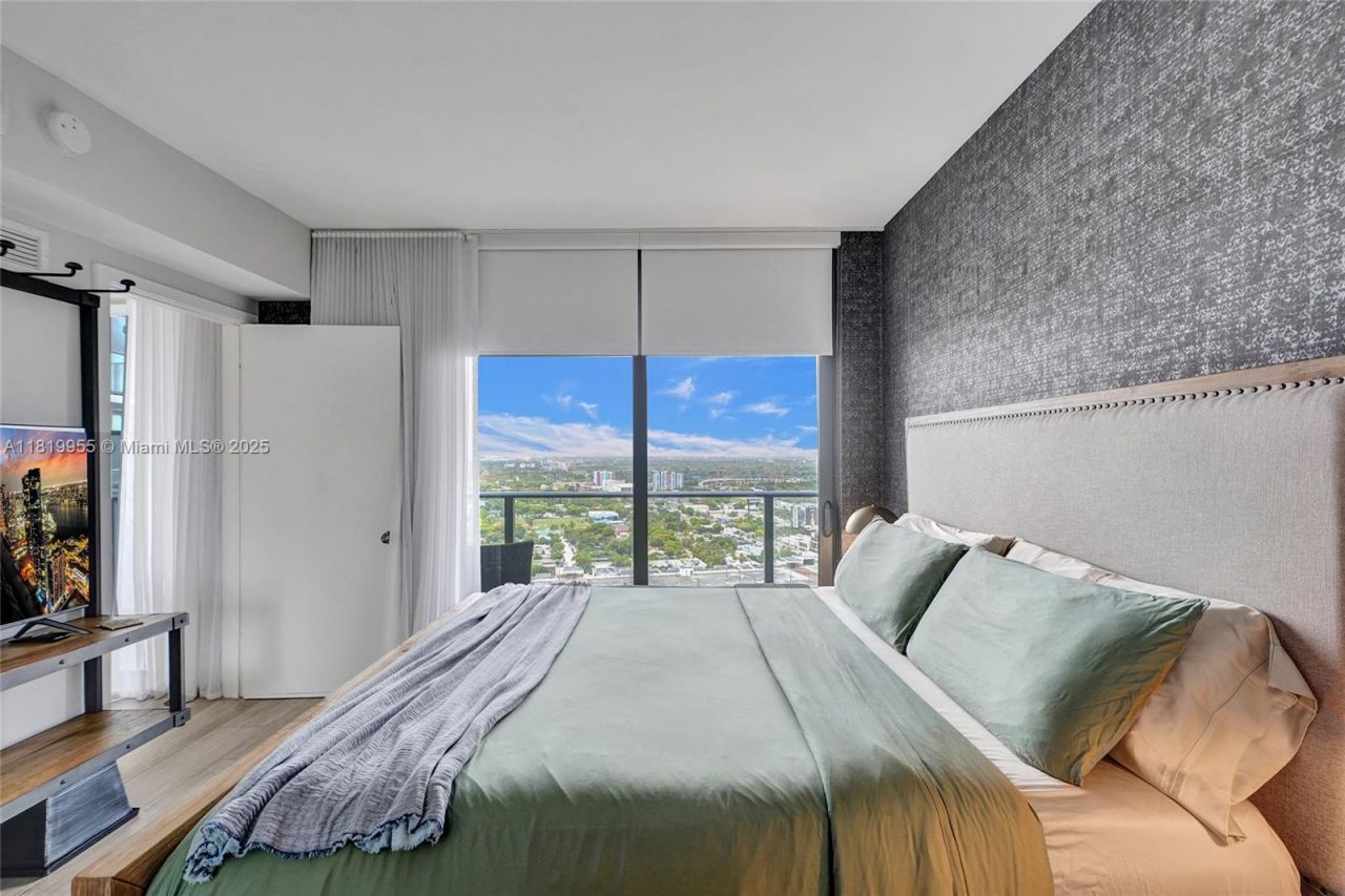 121 NE 34th St, Unit 2512, Miami, FL 33137 Photo