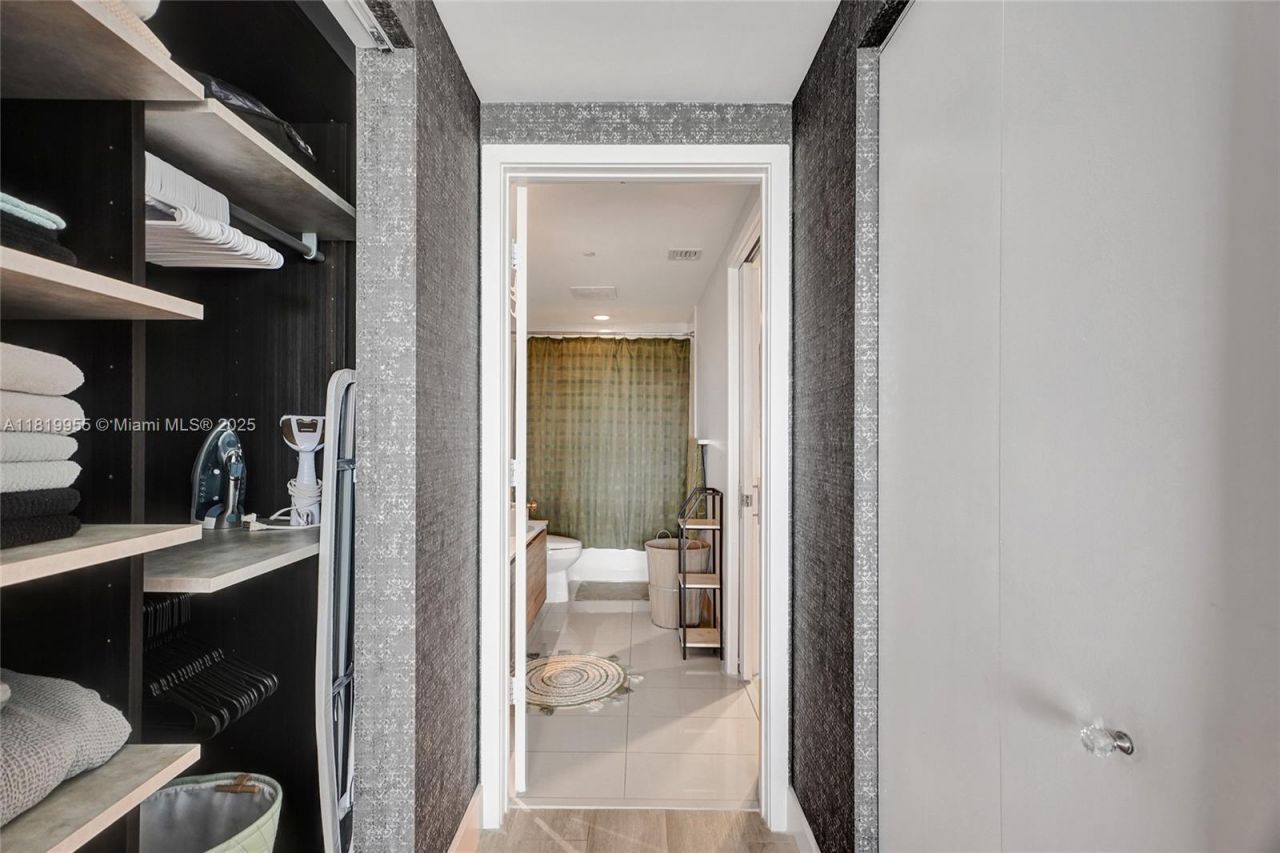 121 NE 34th St, Unit 2512, Miami, FL 33137 Photo