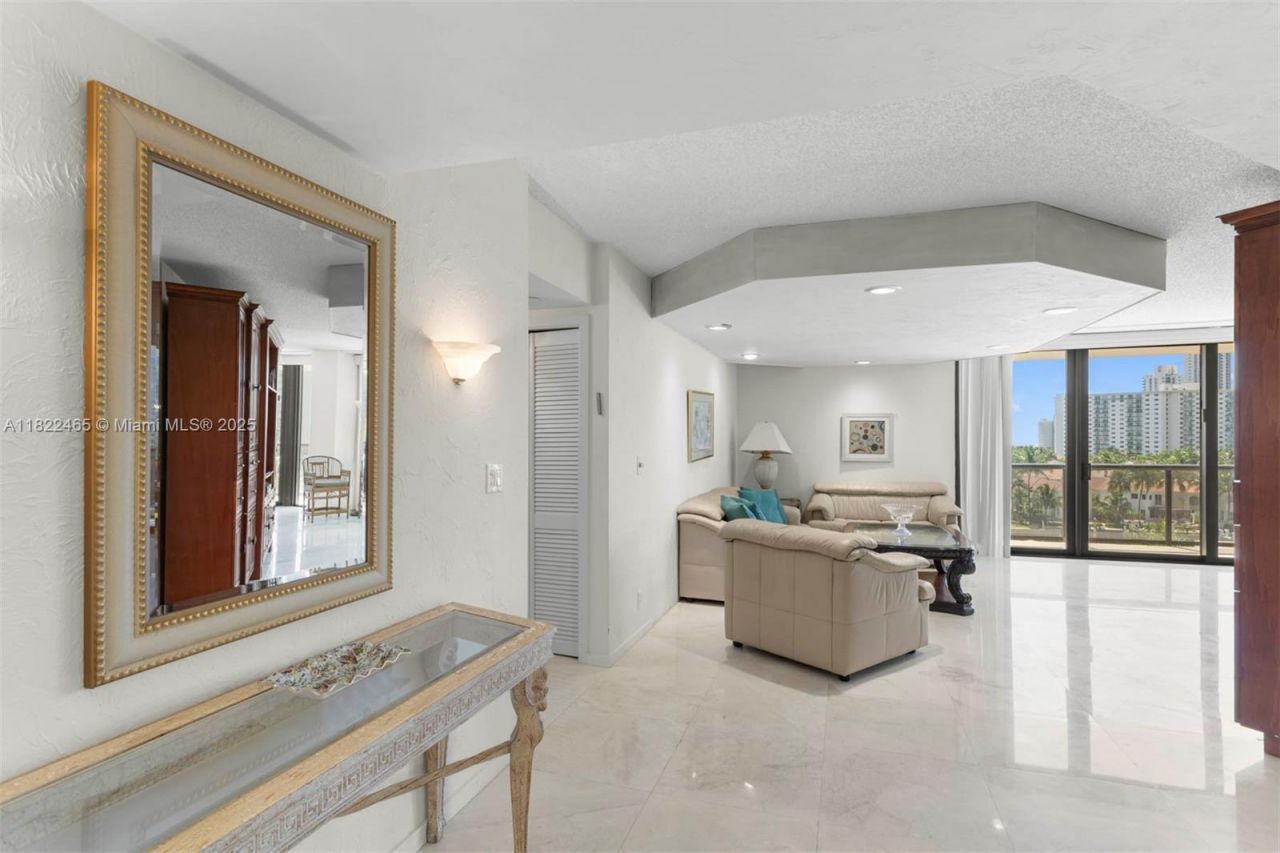 19667 Turnberry Way, Unit 6-A, Aventura, FL 33180 Photo